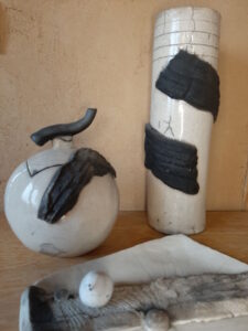 pots-2 3 poteries en raku blanche et noire